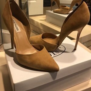 Steve Madden Varcity Pumps